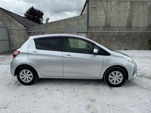 Toyota Vitz 2017 Hybrid - Image 3
