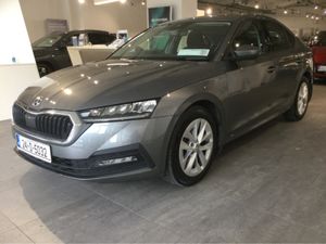 Skoda Octavia AMBITION HYBRID - Automatic - Image 3