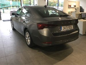 Skoda Octavia AMBITION HYBRID - Automatic - Image 4
