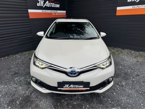 Toyota Auris 1.8 HYBRID AUTO 5DR - Image 2