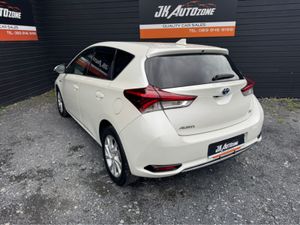 Toyota Auris 1.8 HYBRID AUTO 5DR - Image 4