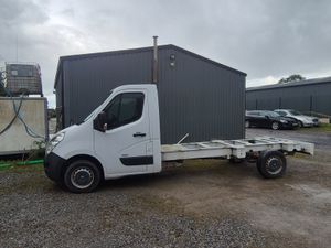 2019 Renault mavano 3.2 rwd - Image 2