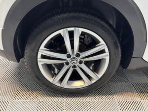 Volkswagen T-Cross R-LINE 1.0 TSI MANUAL 6SPEED FW - Image 2