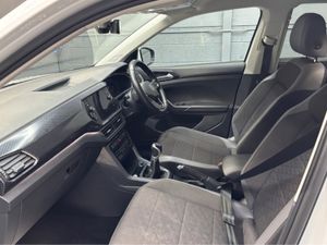 Volkswagen T-Cross R-LINE 1.0 TSI MANUAL 6SPEED FW - Image 4