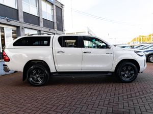 Toyota Hilux 2.4 D-4D ICON EDITION  DOUBLE CAB AUT - Image 2