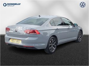 Volkswagen Passat Saloon SEL - Image 3
