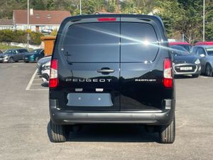 Peugeot Partner Standard Diesel Professional Plus - Image 3