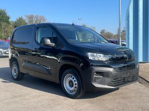 Peugeot Partner Standard Diesel Professional Plus - Image 2