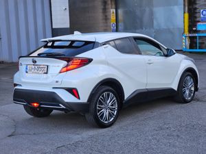 221 Toyota C-HR1.8  Hybrid SOL - Image 2