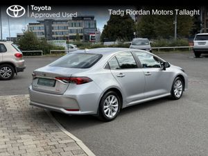 Toyota Corolla LUNA SALOON**** LOW MILEAGE NEW MOD - Image 2
