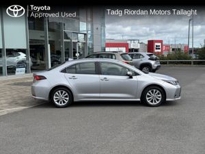 Toyota Corolla LUNA SALOON**** LOW MILEAGE NEW MOD - Image 3