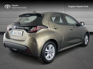Toyota Yaris YARIS 1.5 HYBRID LUNA - Image 2