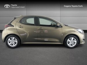 Toyota Yaris YARIS 1.5 HYBRID LUNA - Image 3