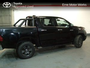 Toyota Hilux 2.8 SR5 DOUBLE CAB - Image 3