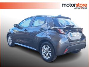 Toyota Yaris 1.5 Luna Manual Immaculate Condition - Image 3