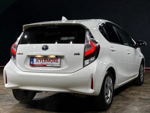 Toyota Aqua 1.5 AUTO HYBRID - HEATING/ AC CONTROLS - Image 4