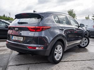 2017 Sportage PLATINUM/Main dealer FSH/1YR Warrant - Image 3