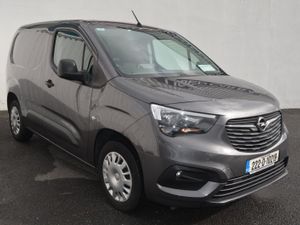 HIGH SPEC SPORT-AIR CON-LOW KMS-PRICE INCLS VAT - Image 2