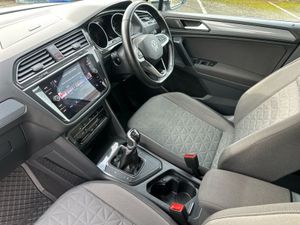 Volkswagen Tiguan Life 2.0tdi 122HP Manual - Image 3