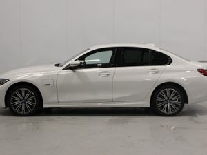 BMW 3-Series 2021 330E MSPORT ONLY 65KM - Image 4