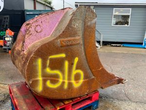 48" VOLVO DIGGING BUCKET.....100mm PINS......1516. - Image 4