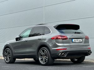 PORSCHE CAYENNE S V8 D *€333 tax - Image 2