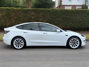 212 Tesla Model 3 Standard Range Plus - Image 2