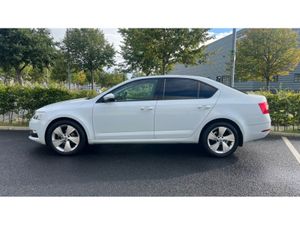 Skoda Octavia 1.6 DIESEL AUTO *FULL SERVICE HISTOR - Image 2