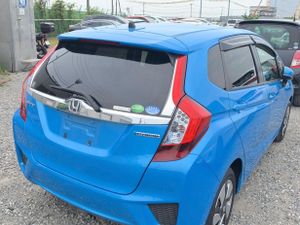 2014 Honda Fit 1.5 Hybrid LOW KMS - Image 4