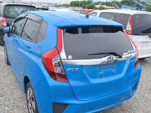 2014 Honda Fit 1.5 Hybrid LOW KMS - Image 3