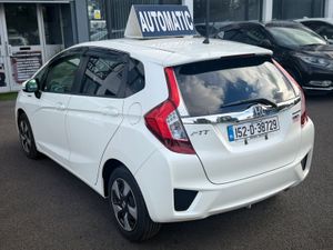 2015 Honda Fit 1.5 Hybrid auto Top Specs - Image 4