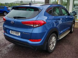HYUNDAI TUCSON PREMIUM 5DR - Image 2