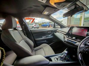 TOYOTA C-HR ICON HEV CVT - Image 3