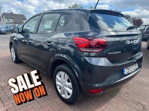 Dacia Sandero Expression 1.0lt petrol 5DR - Image 3