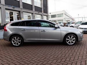 Volvo V60 2.0D4 SE LUXURY 5DR ESTATE AUTOMATIC // - Image 2