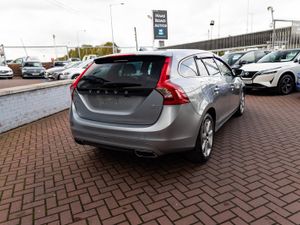 Volvo V60 2.0D4 SE LUXURY 5DR ESTATE AUTOMATIC // - Image 3