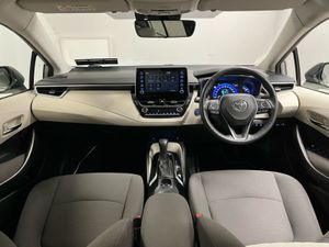 Toyota Corolla Luna Sport 1.8 Hybrid Saloon - Rev - Image 4