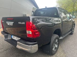 Toyota Hilux 2025 - Image 3