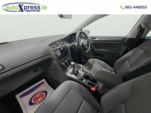 Volkswagen Golf 1.2 TSI Automatic, Reversing camer - Image 4