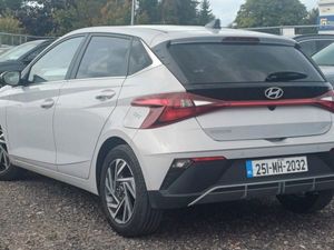 Hyundai i20 Deluxe Plus - Image 4
