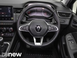 Renault Captur TCe 100 Iconic - Image 2