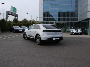 Porsche Macan 4 Electric - Image 2