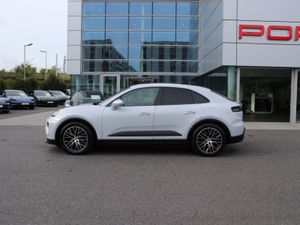 Porsche Macan 4 Electric - Image 3