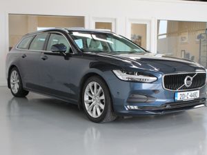 Volvo V90 2020, Momentum Automatic - Image 4