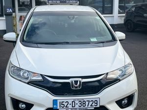 2015 Honda Jazz/Fit 1.5 Hybrid auto Top Specs - Image 2