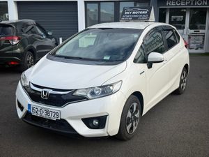 2015 Honda Jazz/Fit 1.5 Hybrid auto Top Specs - Image 3