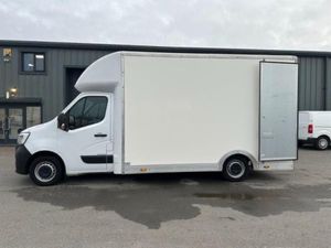 2 x 2023 Renault Master Lowloaders - Image 3