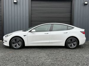 211 Tesla Model 3 Standard Plus - Image 3