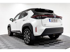 Toyota Yaris Cross Luna Sport 1.5 Hybrid Auto 115H - Image 4
