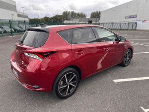 Toyota Auris LUNA SPORT, HYBRID, AUTO , LOW MILEAG - Image 3
